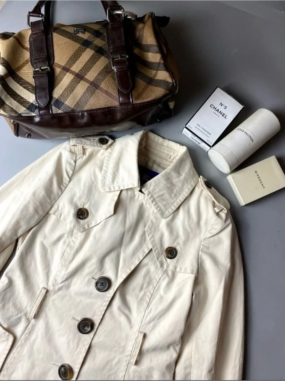 Burberry Cream Trench Coat - Picture 6 of 10